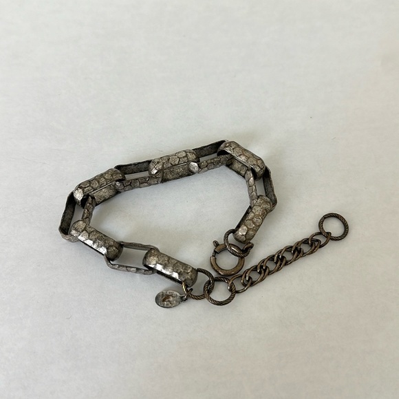 Catherine Popesco - Picture 3 of 4